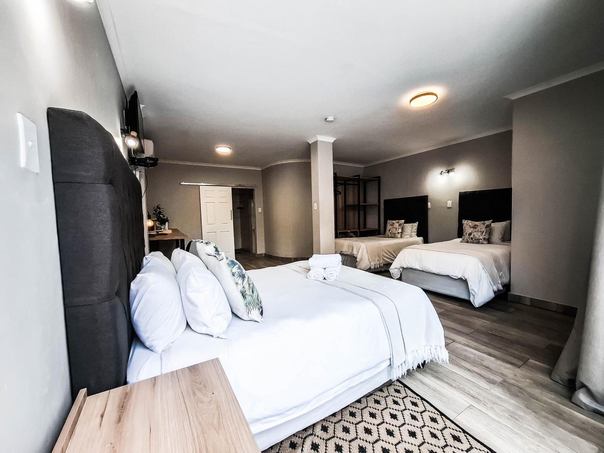 פיט רטיף B At Home Guest House מראה חיצוני תמונה