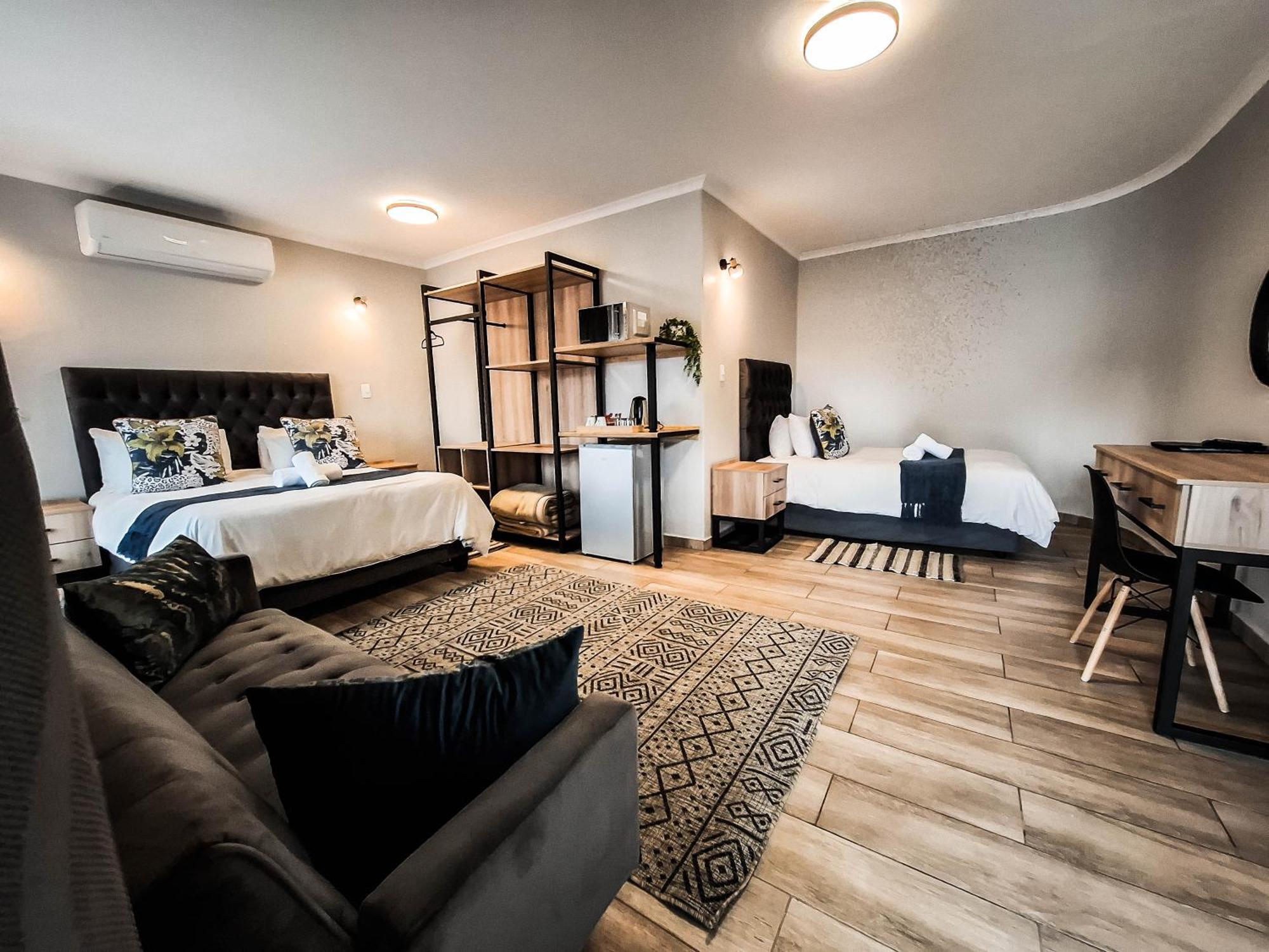 פיט רטיף B At Home Guest House מראה חיצוני תמונה