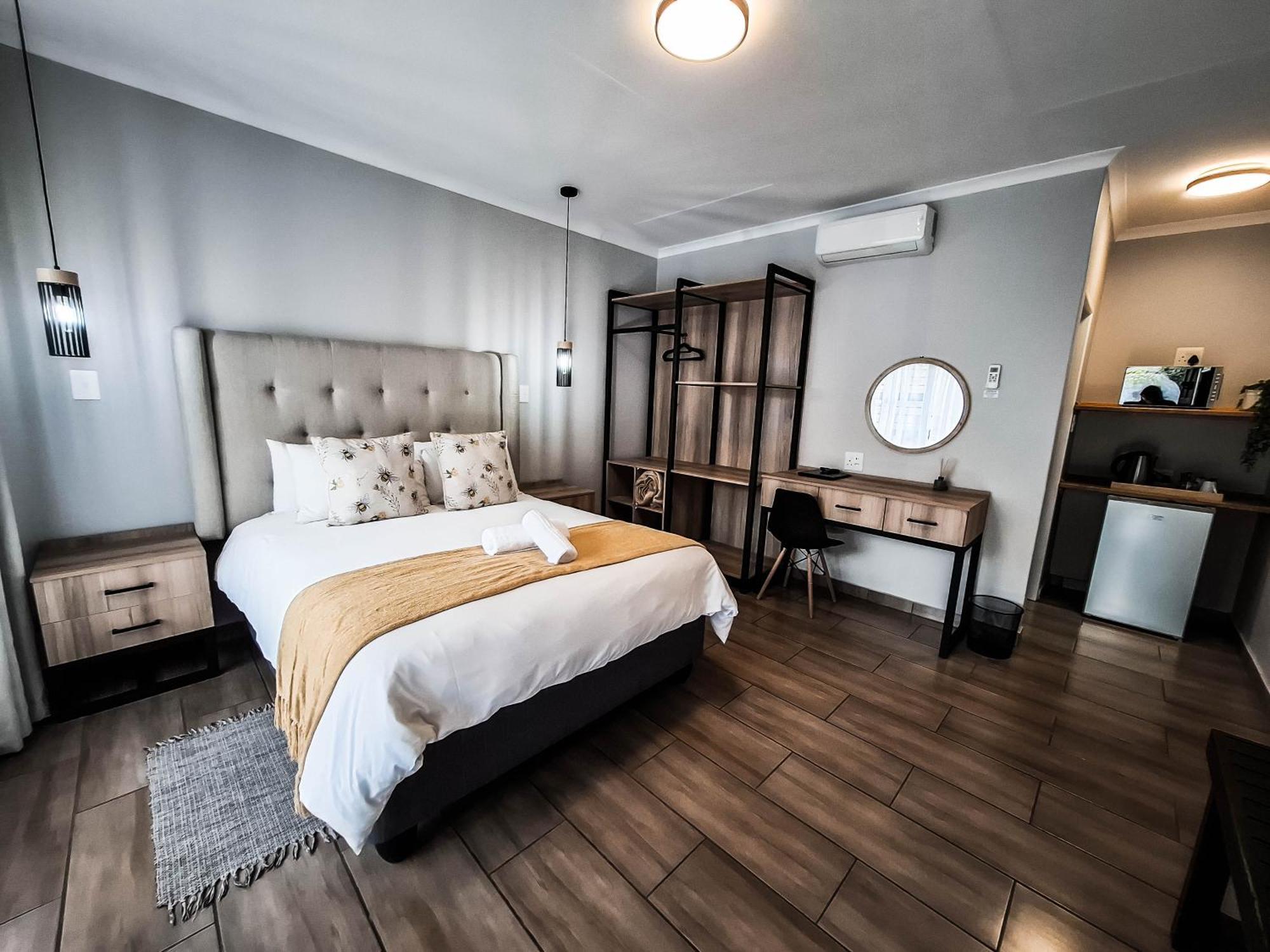 פיט רטיף B At Home Guest House מראה חיצוני תמונה
