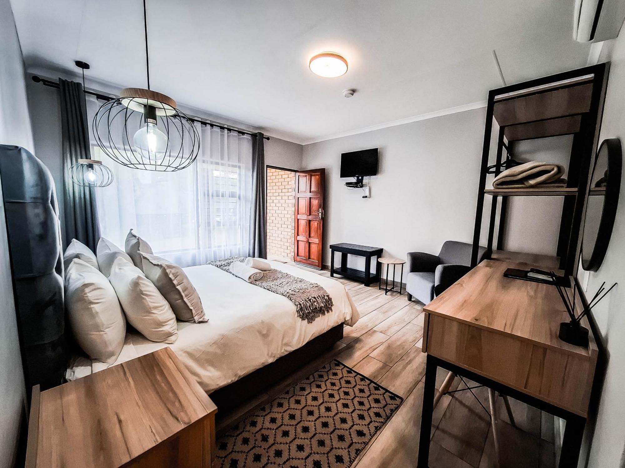 פיט רטיף B At Home Guest House מראה חיצוני תמונה