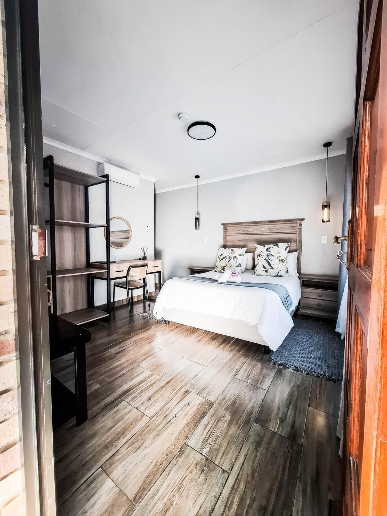 פיט רטיף B At Home Guest House מראה חיצוני תמונה