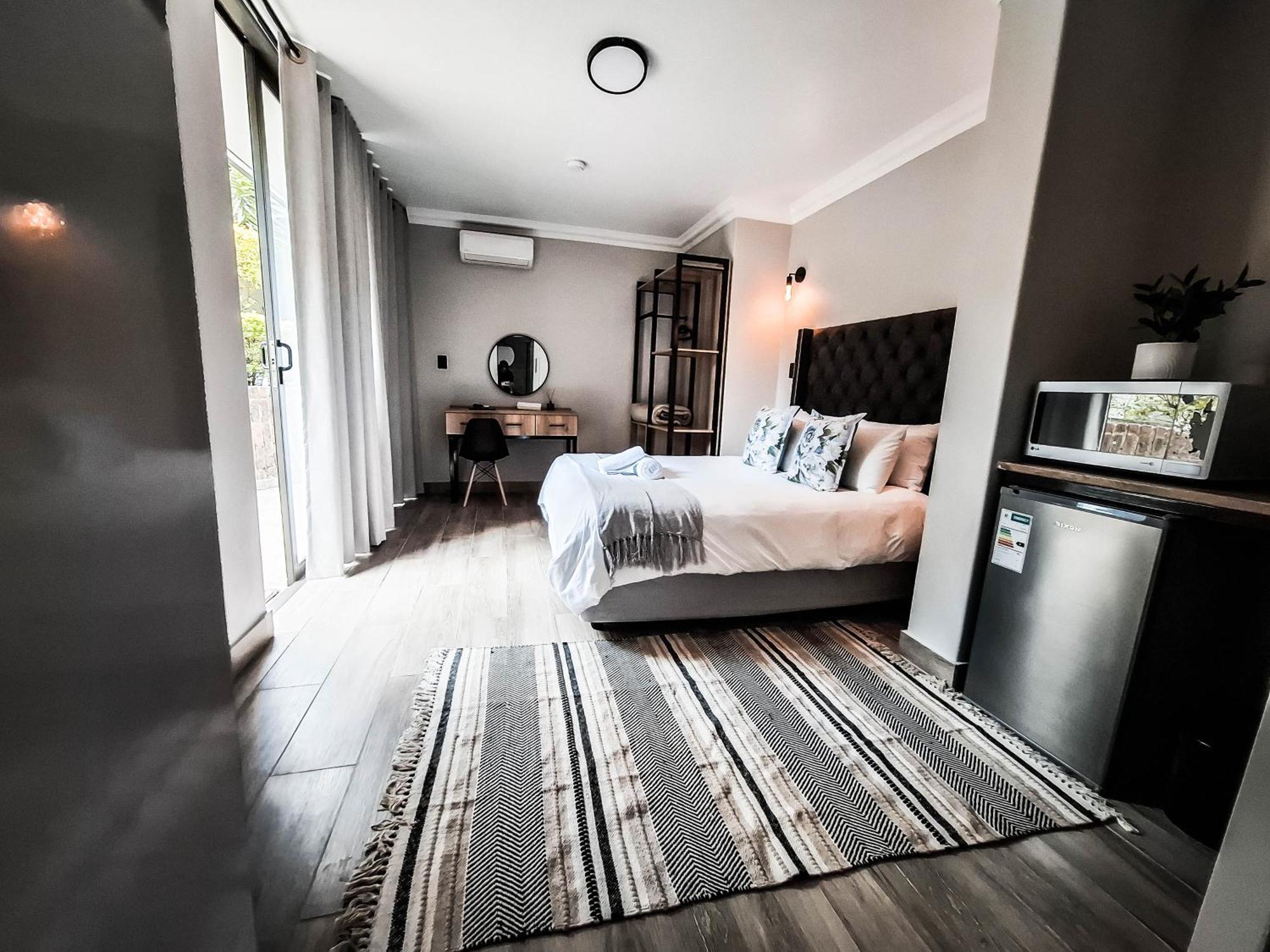 פיט רטיף B At Home Guest House מראה חיצוני תמונה